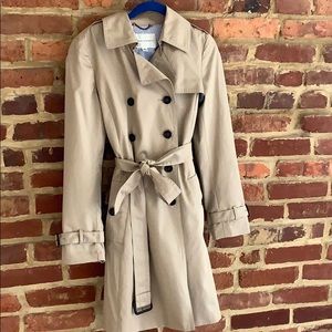 Timeless Banana Republic Trenchcoat